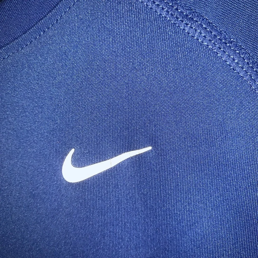 Nike men’s activewear shirt - Picture 4 of 9